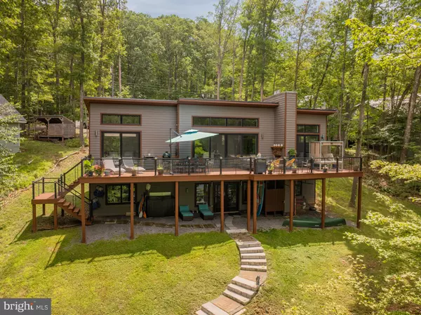 1589 LAKE SHORE DR, Oakland, MD 21550