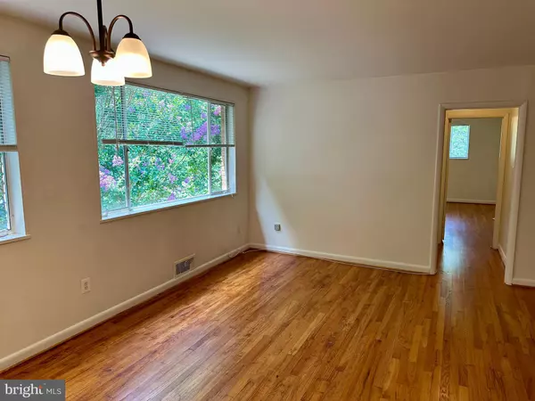 Bethesda, MD 20814,10505 MONTROSE AVE #M-201