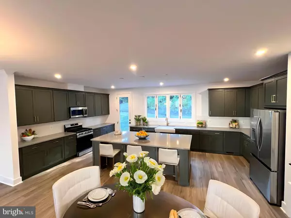 Lorton, VA 22079,9424 DANDELION DR