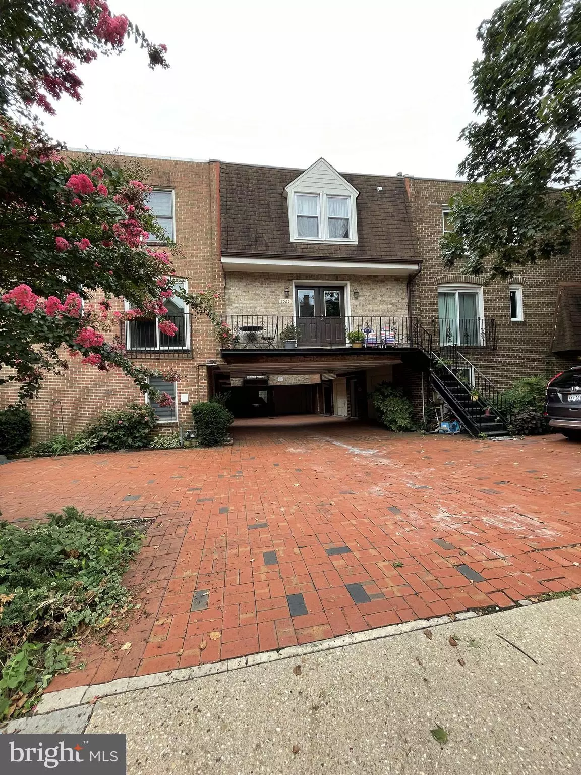 Arlington, VA 22209,1523 N COLONIAL TER #B