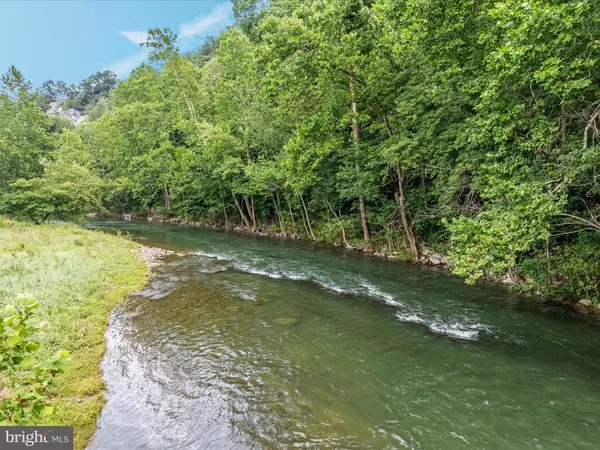 New Market, VA 22844,861 BATTLEFIELD BLUFF DR