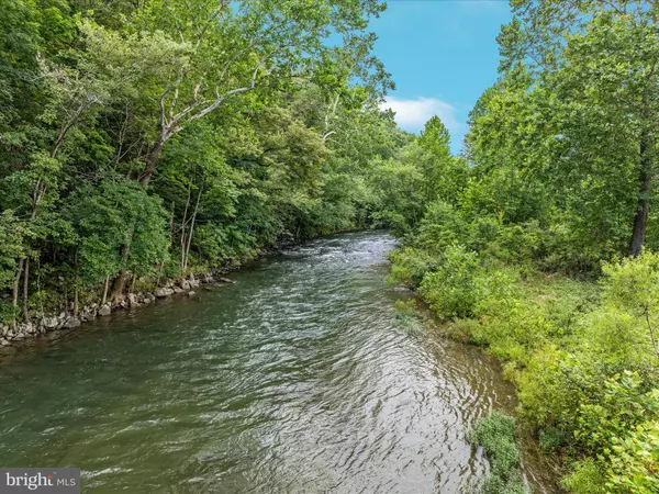 New Market, VA 22844,861 BATTLEFIELD BLUFF DR