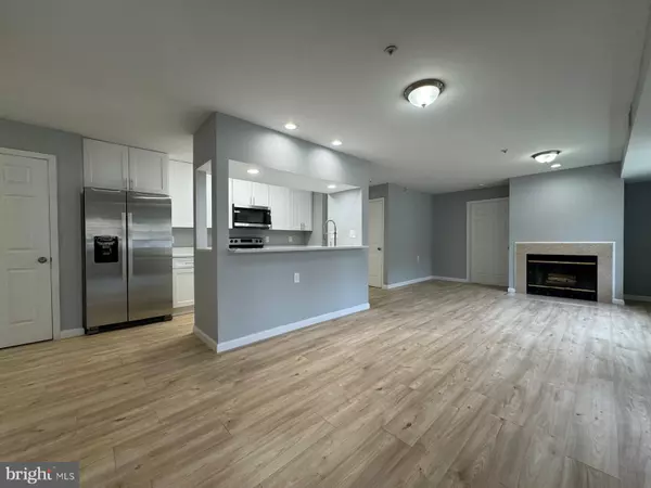 9812 LAKE POINTE CT #102,  Upper Marlboro,  MD 20774