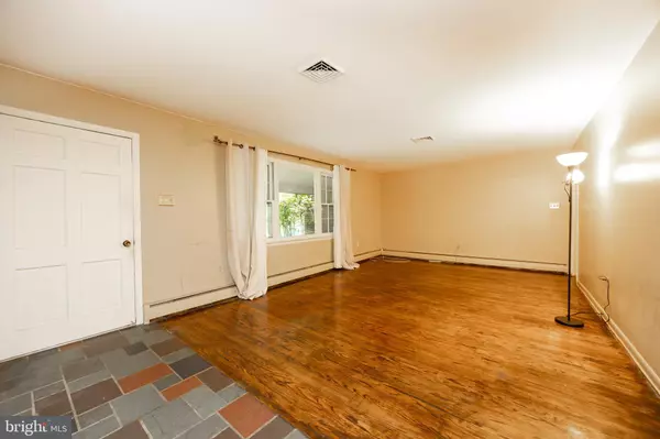 Wayne, PA 19087,971 STEVENS LN