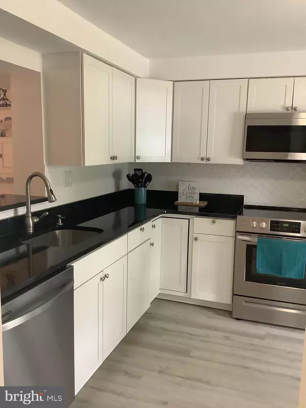 Marlton, NJ 08053,35 WATERVIEW CT