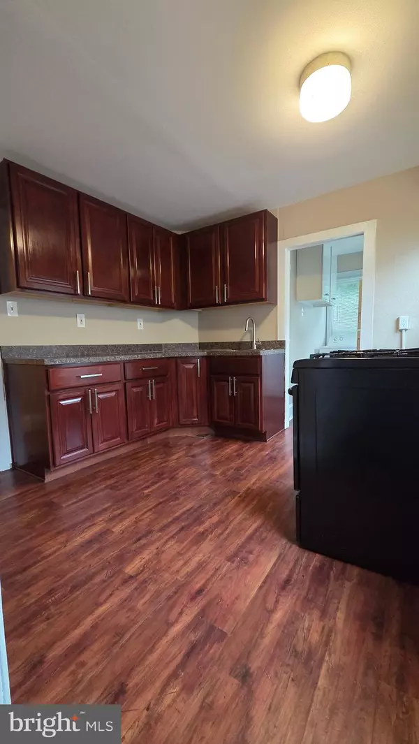 Merchantville, NJ 08109,25 W CHESTNUT AVE