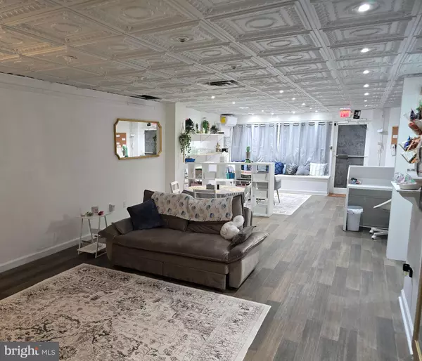 Bethlehem, PA 18018,77 W BROAD ST #19C