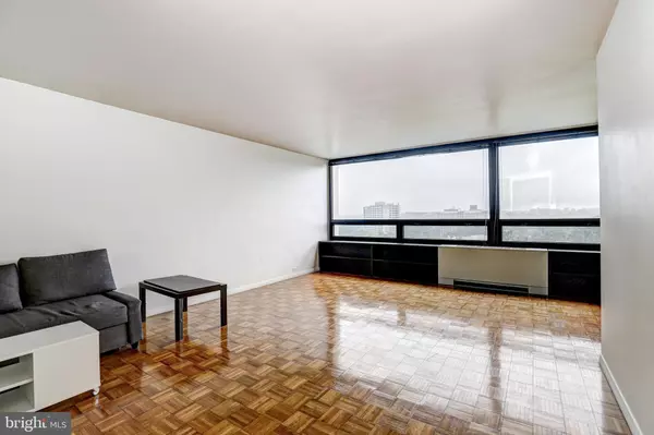 Baltimore, MD 21218,4000 N CHARLES ST #905