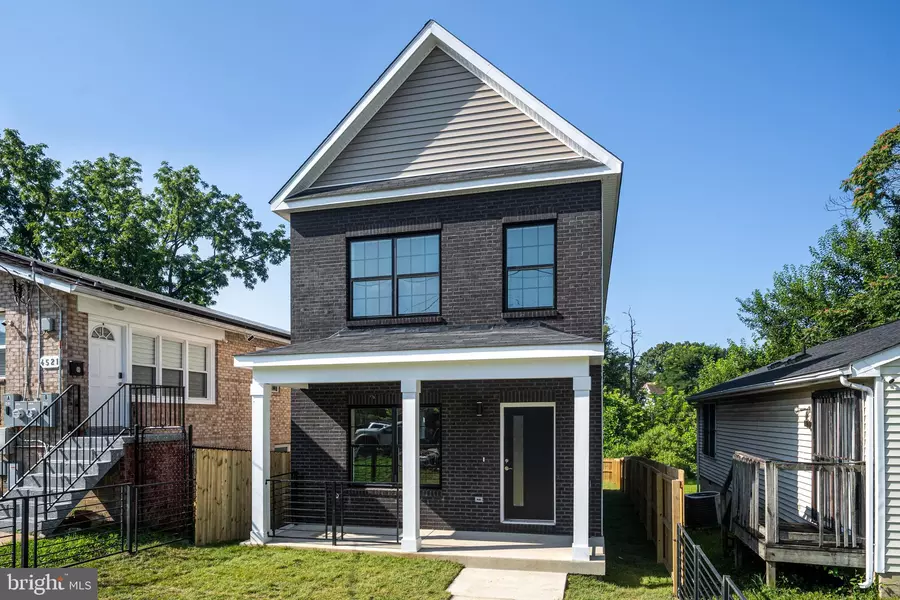 4519 DOUGLAS ST NE, Washington, DC 20019