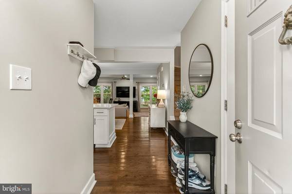 Alexandria, VA 22311,5005 DOMAIN PL