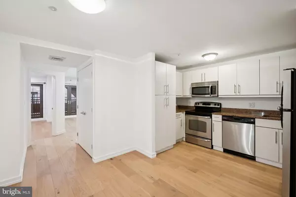 Philadelphia, PA 19103,219-29 S 18TH ST #424