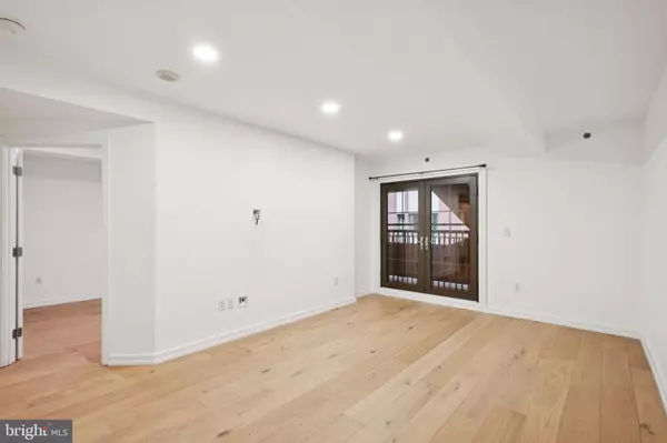 219-29 S 18TH ST #424, Philadelphia, PA 19103