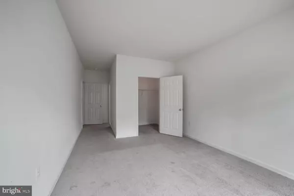 Gaithersburg, MD 20886,9720 LEATHERFERN TER #302