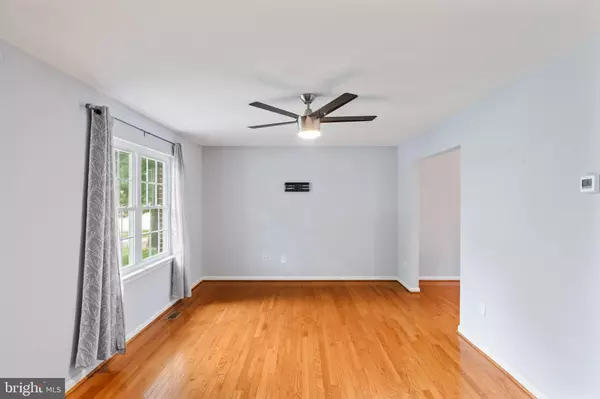 Herndon, VA 20170,1407 SKYHAVEN CT