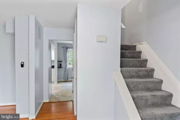 Herndon, VA 20170,1407 SKYHAVEN CT