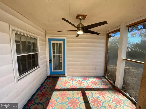 Colonial Beach, VA 22443,205 NORTH IRVING AVE