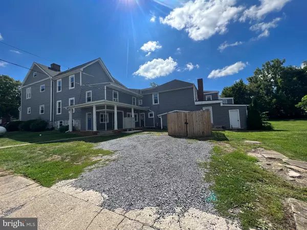 Charles Town, WV 25414,202 SAMUEL ST S #203
