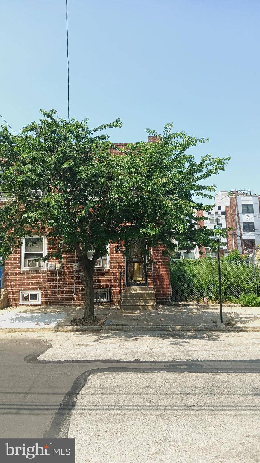 1519 W THOMPSON ST, Philadelphia, PA 19121