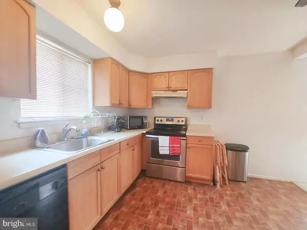 Lawrence, NJ 08648,312 MEADOW WOODS LN #312