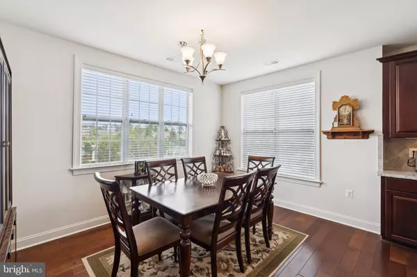 Ashburn, VA 20147,44589 YORK CREST TER #200