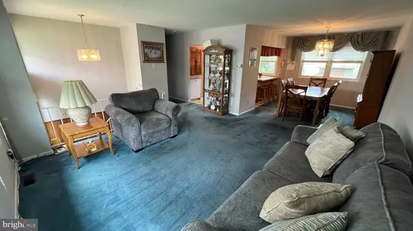 Stratford, NJ 08084,7 WRIGHT AVE