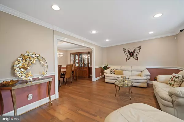 Falls Church, VA 22042,7019 ROUNDTREE RD