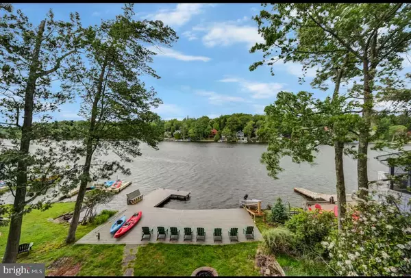 Lake Harmony, PA 18624,114 S LAKE DR
