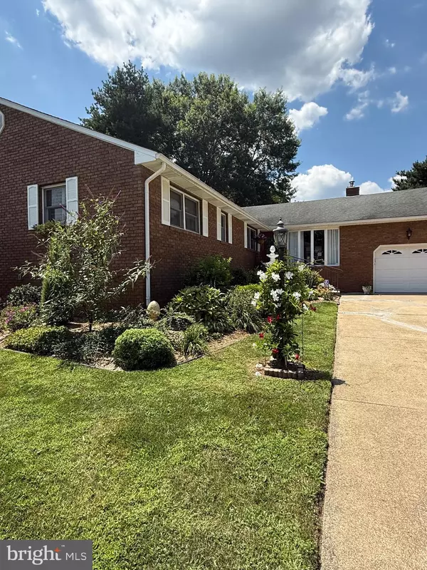 Newfield, NJ 08344,12 HUNTER DR