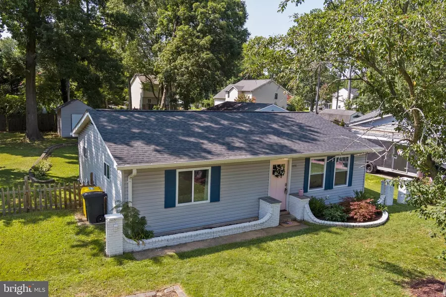 3858 HOLLY DR, Edgewater, MD 21037