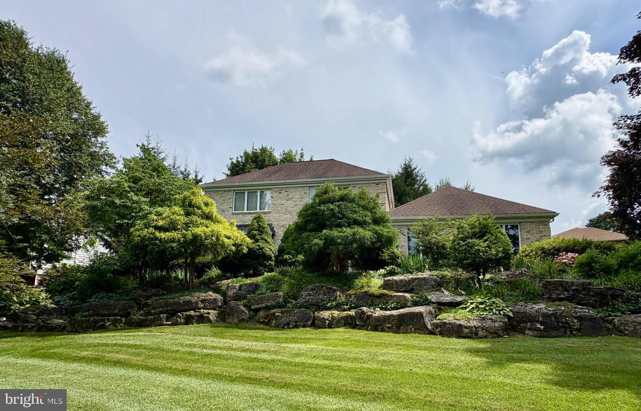 Allentown, PA 18103,3706 SURREY DR