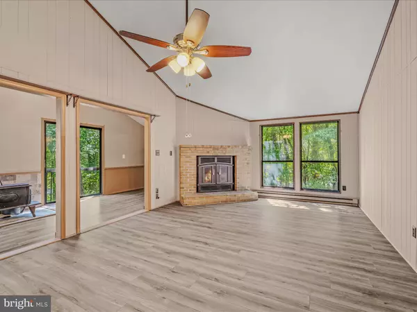 Hedgesville, WV 25427,32 RAINBOW LN