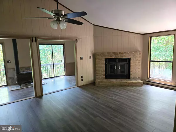 Hedgesville, WV 25427,32 RAINBOW LN