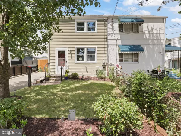 Arlington, VA 22204,5403 8TH PL S