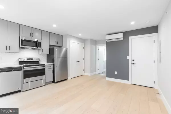 Philadelphia, PA 19103,1707 RITTENHOUSE SQ #2R