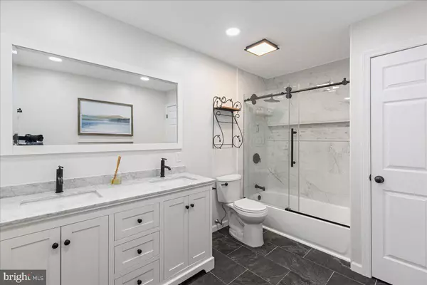 Pemberton, NJ 08068,51 EGBERT ST