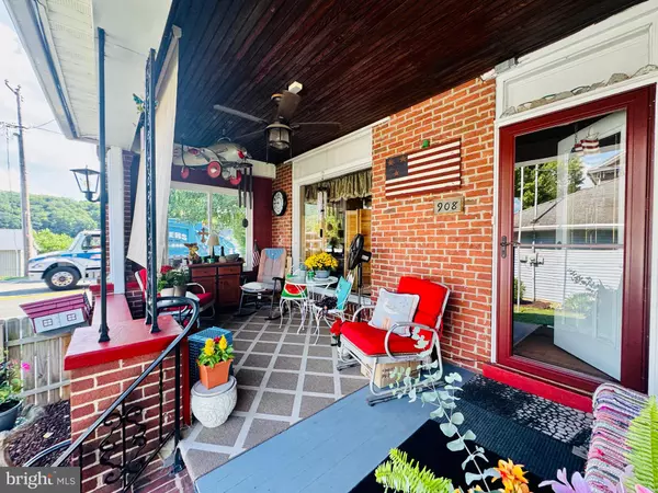 Saxton, PA 16678,908 MAIN STREET