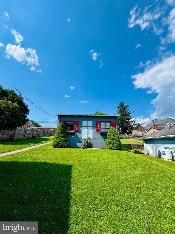 Saxton, PA 16678,908 MAIN STREET