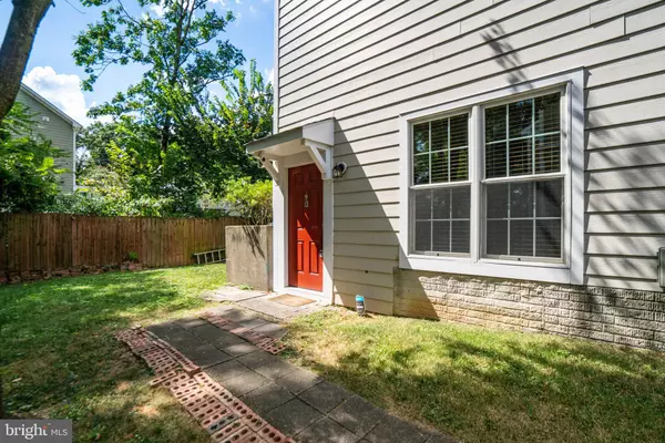 Arlington, VA 22204,2056 S SHIRLINGTON RD #B