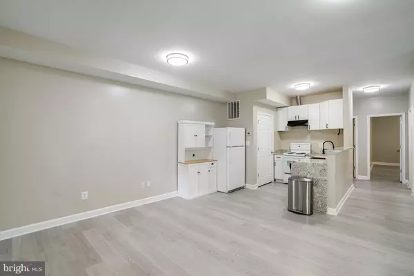 Arlington, VA 22204,2056 S SHIRLINGTON RD #B