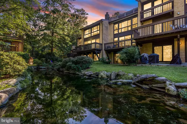 2034 LAKEBREEZE WAY, Reston, VA 20191