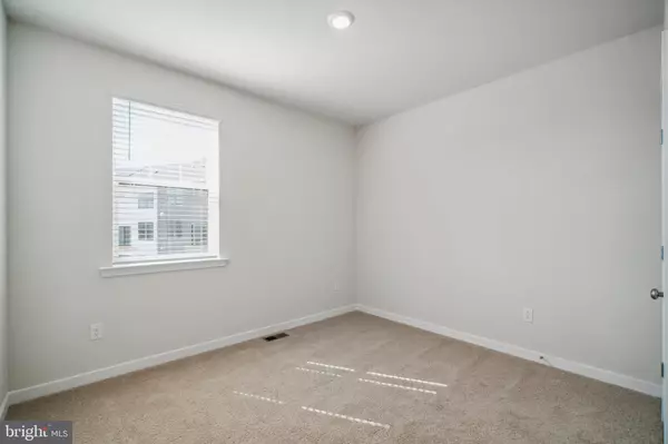 Rosedale, MD 21237,4 COMES RIDGE CT