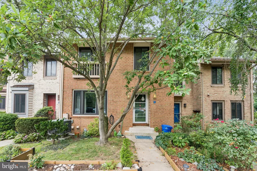 2009 SWANS NECK WAY, Reston, VA 20191