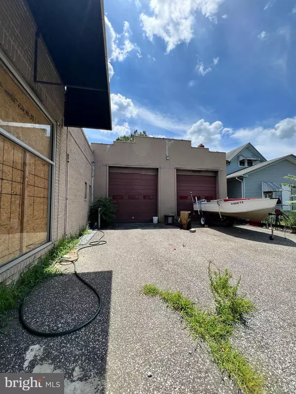 Paulsboro, NJ 08066,416 W BROAD ST