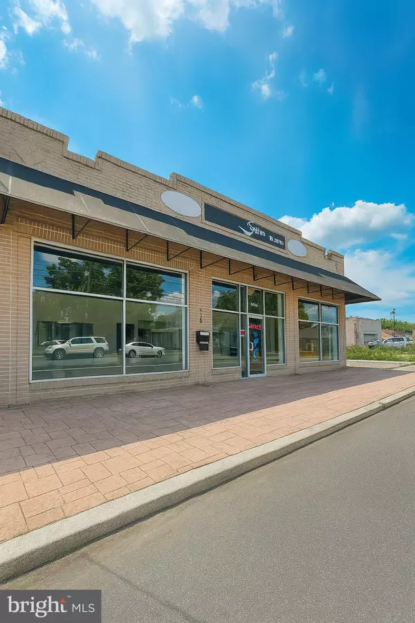 416 W BROAD ST, Paulsboro, NJ 08066