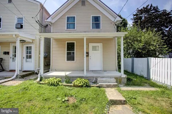 246 W NORTH ST, Waynesboro, PA 17268