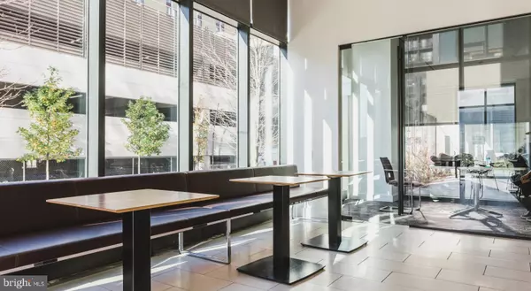 Philadelphia, PA 19130,450 N 18TH ST #1B-0246