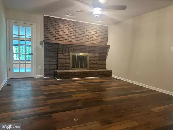 Seaford, DE 19973,25601 BROOKSIDE DR