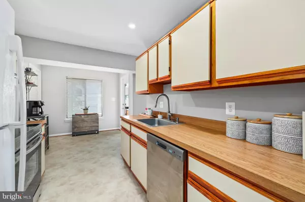 Manassas, VA 20110,9569 COGGS BILL DR #302