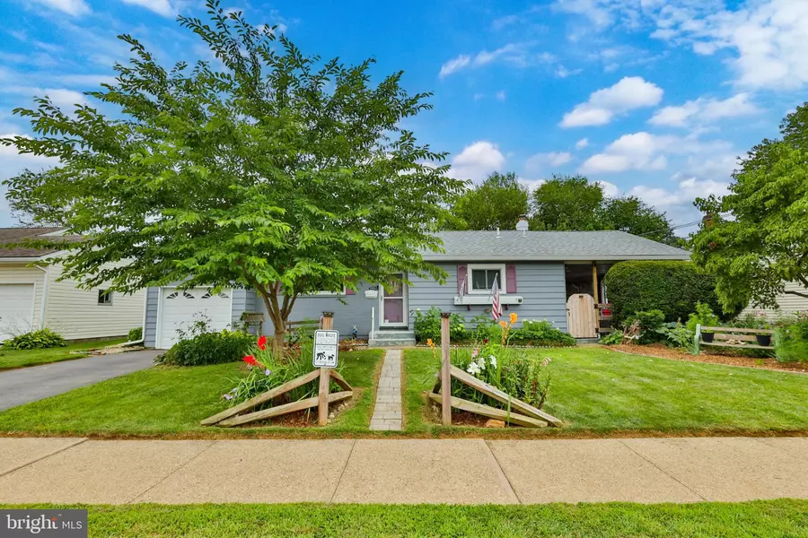 1353 RICHARD AVE, Bethlehem, PA 18018