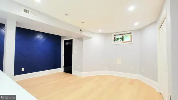 Washington, DC 20001,2216 1ST ST NW